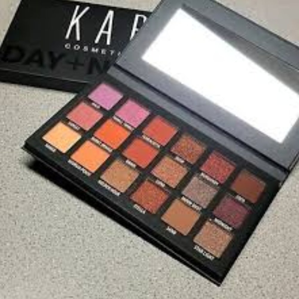 ✨CLOSET CLEAR OUT ✨ KAB Cosmetics day + night palette.